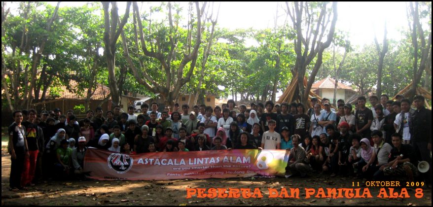 Peserta dan panitia ALA 8 berfoto bersama