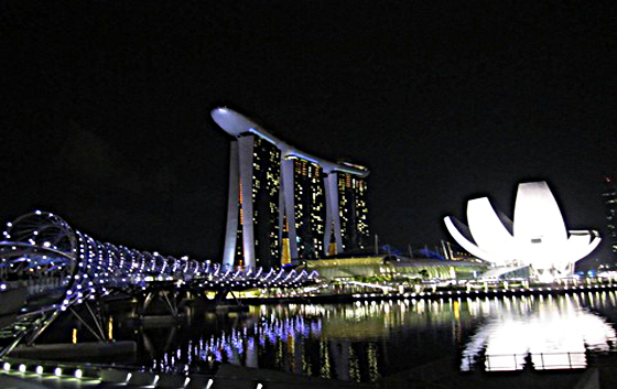 Marina Bay di Malam Hari