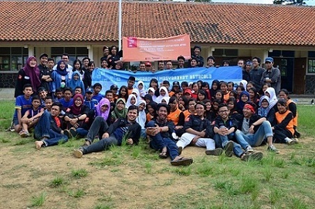 Foto Bersama Panitia dan SIswa