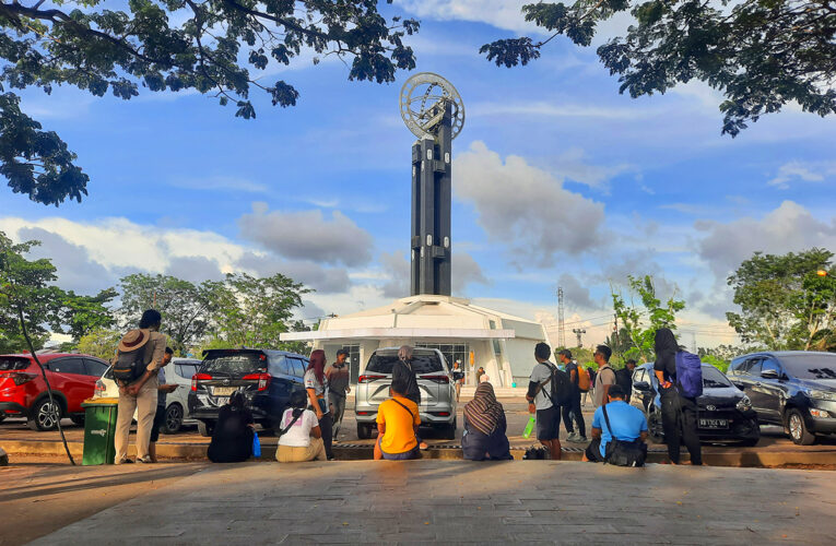 Bukit Raya (Bagian 04: Di Bawah Khatulistiwa)