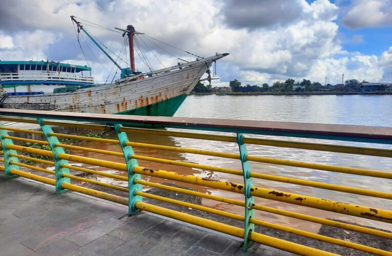 Bukit Raya (Bagian 02: Kota Kuntilanak)